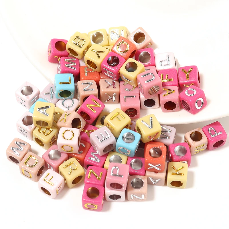 100 stücke Acryl Buchstaben Perlen mischen Farbe Quadrat Alphabet großes Loch Spacer Perle für DIY Schmuck Armbänder Halskette Herstellung Lieferungen