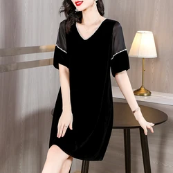 Vestido Midi de terciopelo negro para mujer, prenda elegante y cálida de lujo con cuentas y cuello redondo, vestidos de noche coreanos, otoño e invierno, 2024