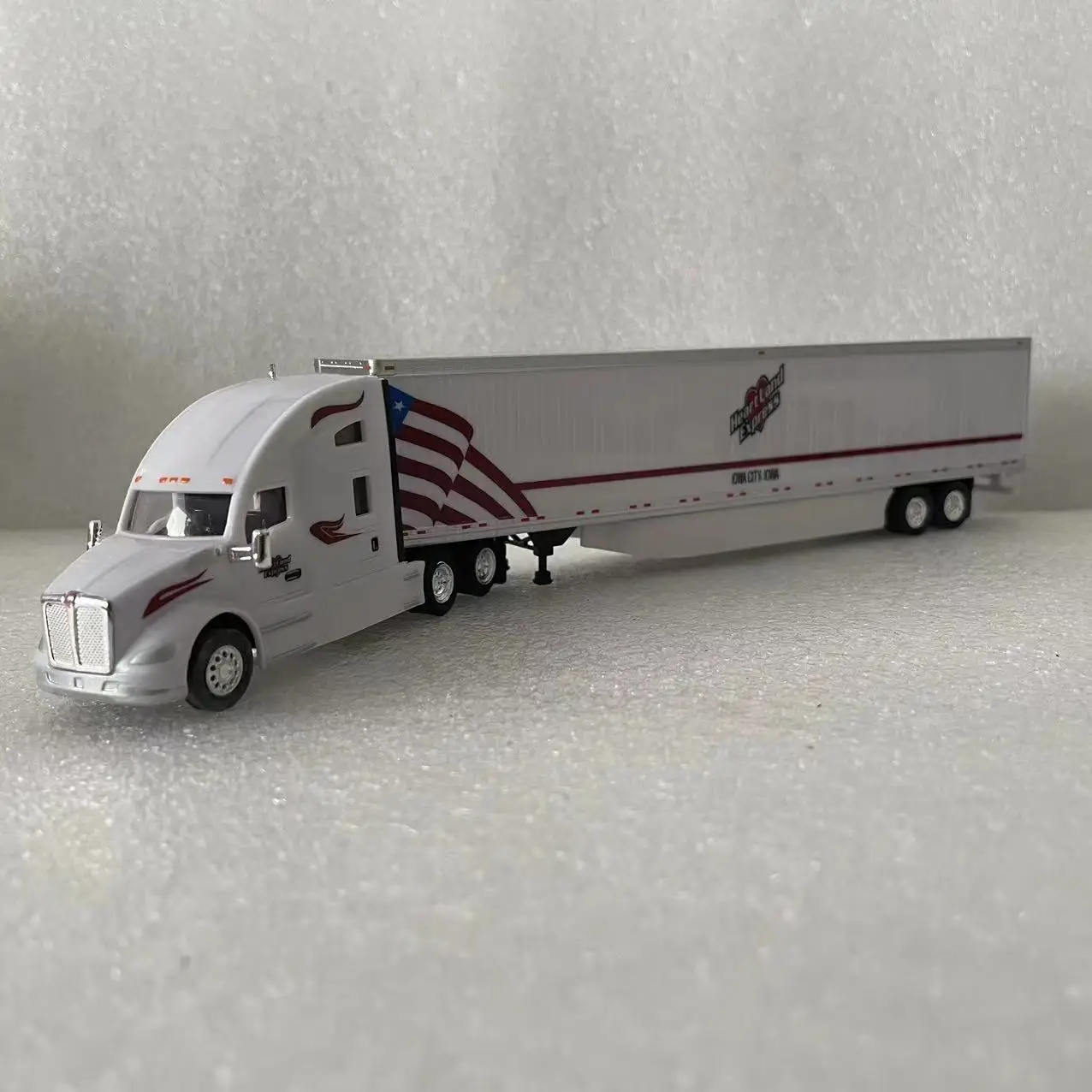 Peterbilt 579 American Truck Model Toy 1:87 American Flagship Model Series Heavy Duty Freight Vehicle Children's Toy Defective