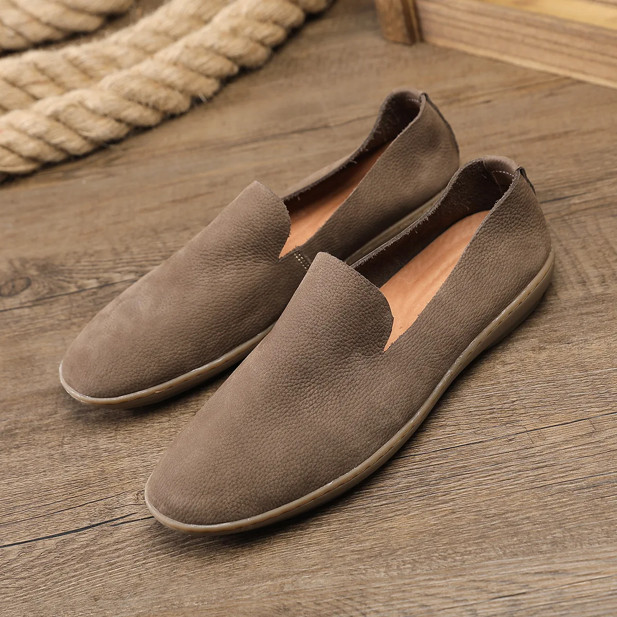 

Серые мужские повседневные туфли, итальянские мужские лоферы, мокасины, мужские туфли без шнуровки на плоской подошве, дышащая мужская обувь из натуральной кожи для вождения