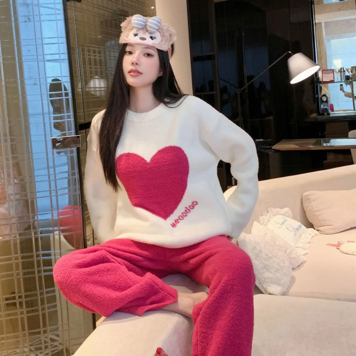 Loose fashionable sweet lovely  love cute pajamas for wearing, round neck pullover soft  thick lazy style women's home clothes