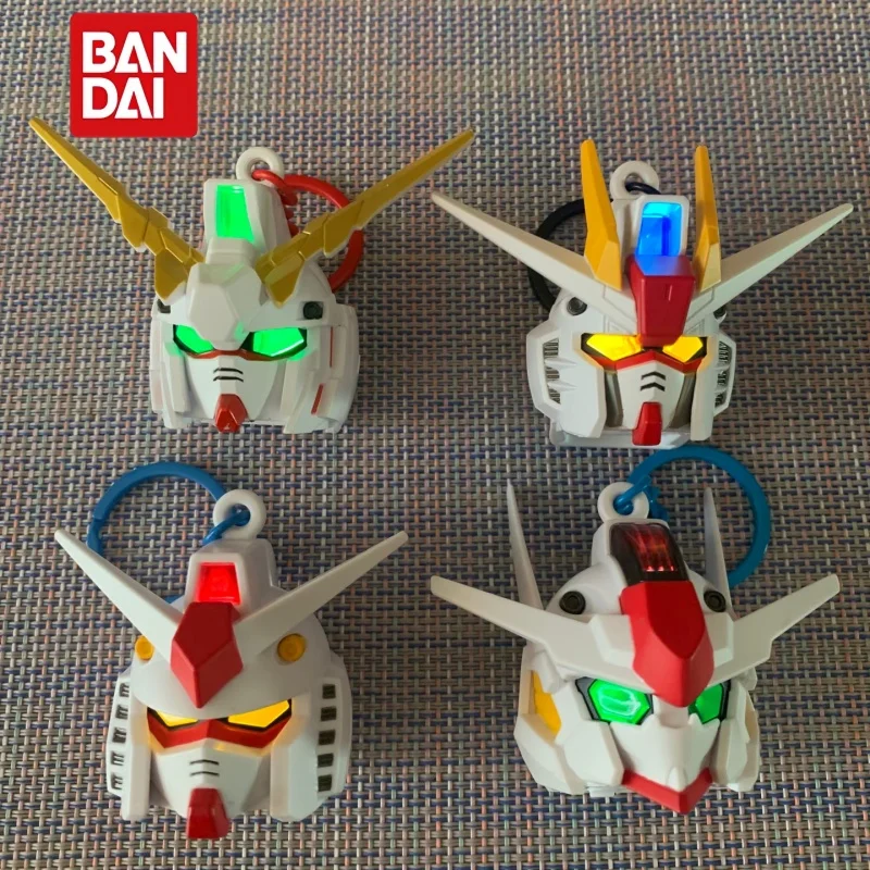 

В наличии: Оригинальный светящийся брелок-подвеска Bandai (слепая коробка), модная игрушка-фигурка, подарок на праздники и дни рождения