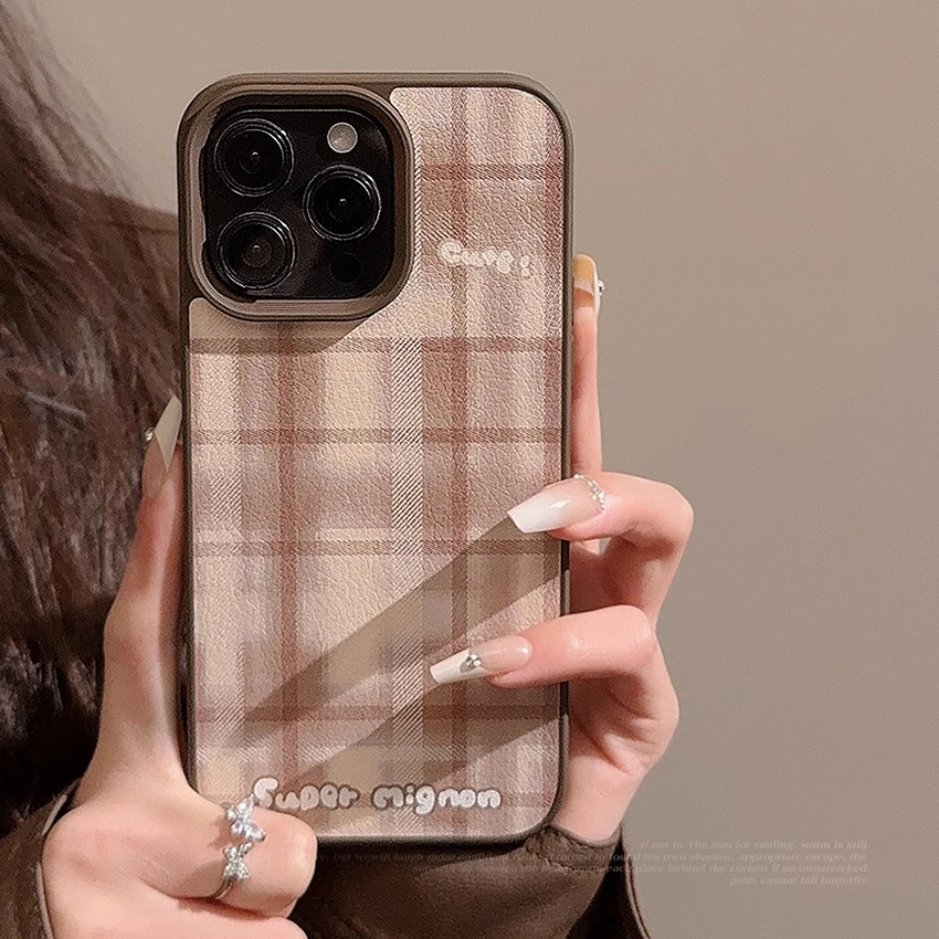 

Brown Plaid Phone Case For Iphone 16 15 14 13 Pro 12 11 Max Plus 16Promax Leather Phone Case Creative 15Promax Cover Hard Shell