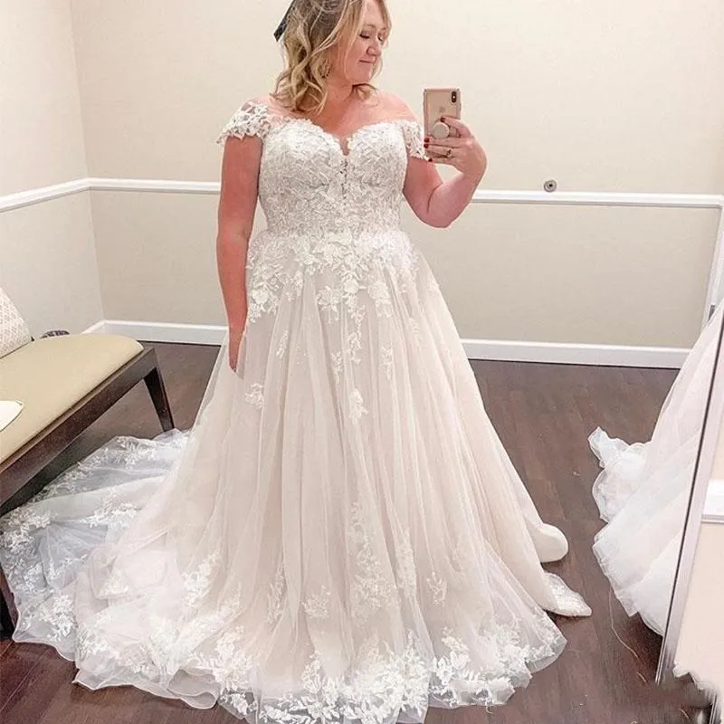 

Plus Size A-line Wedding Dress Short Sleeved Sweetheart Decal Tulle Backless Bridal Gown Suitable for Outdoor Wedding Customized