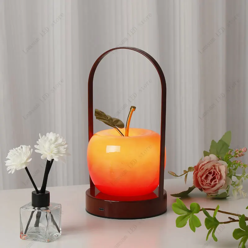 Lámpara de mesa LED recargable con forma de manzana, luz de escritorio en forma de fruta, juguete bonito con detección táctil como regalo para niños, decoración para dormitorio y sala de estar