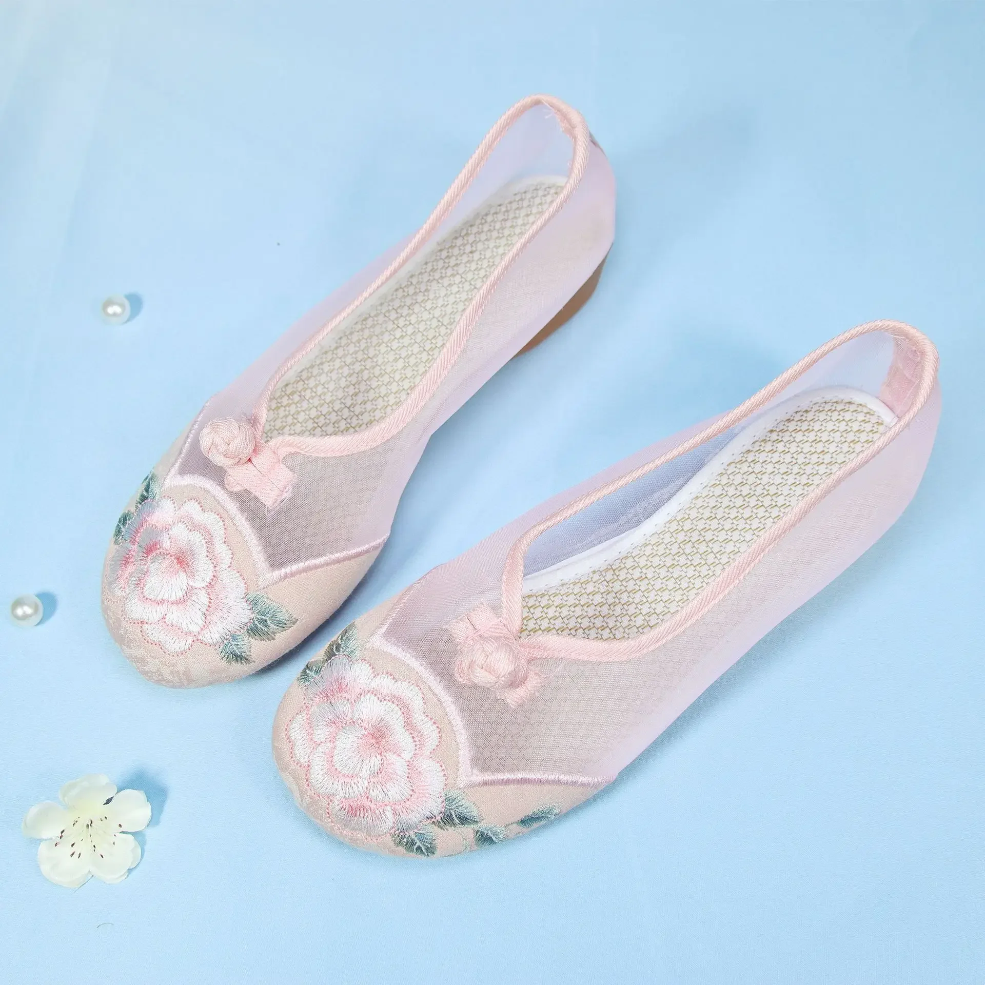Novedad de verano, zapatos Hanfu de estilo antiguo transpirables de malla, zapatos de tela antiguos de Beijing de tacón bajo de malla bordada de estilo étnico
