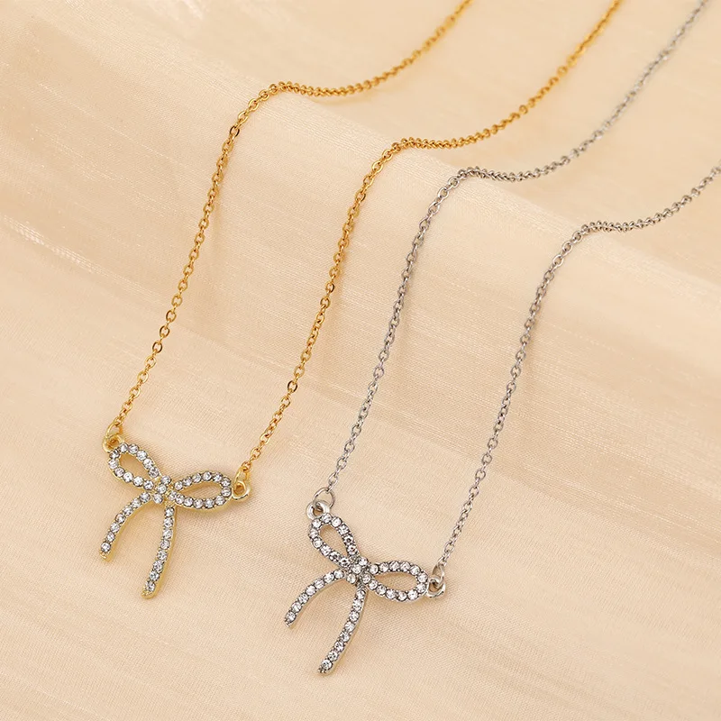 

The bow necklace is a niche design for women, and the student collarbone chain is cool and trendy