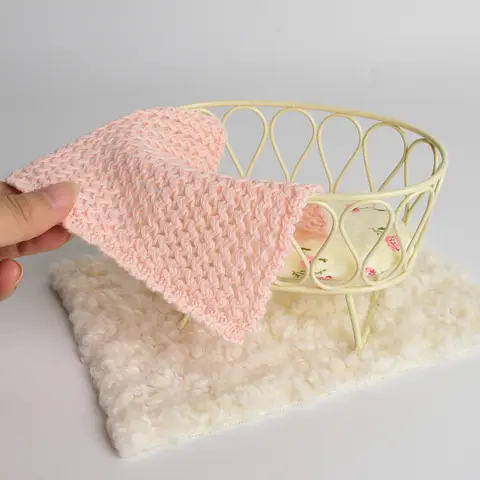 Playhouse Simulation Furniture Toys 1:8-1:12 Iron Cradle with Blanket Suitable for Mini House Decorations