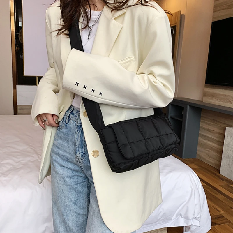 New Fashionable Flow Large Capacity Casual Lightweight Cotton Handbag Fashionable Street Mini One Shoulder Package