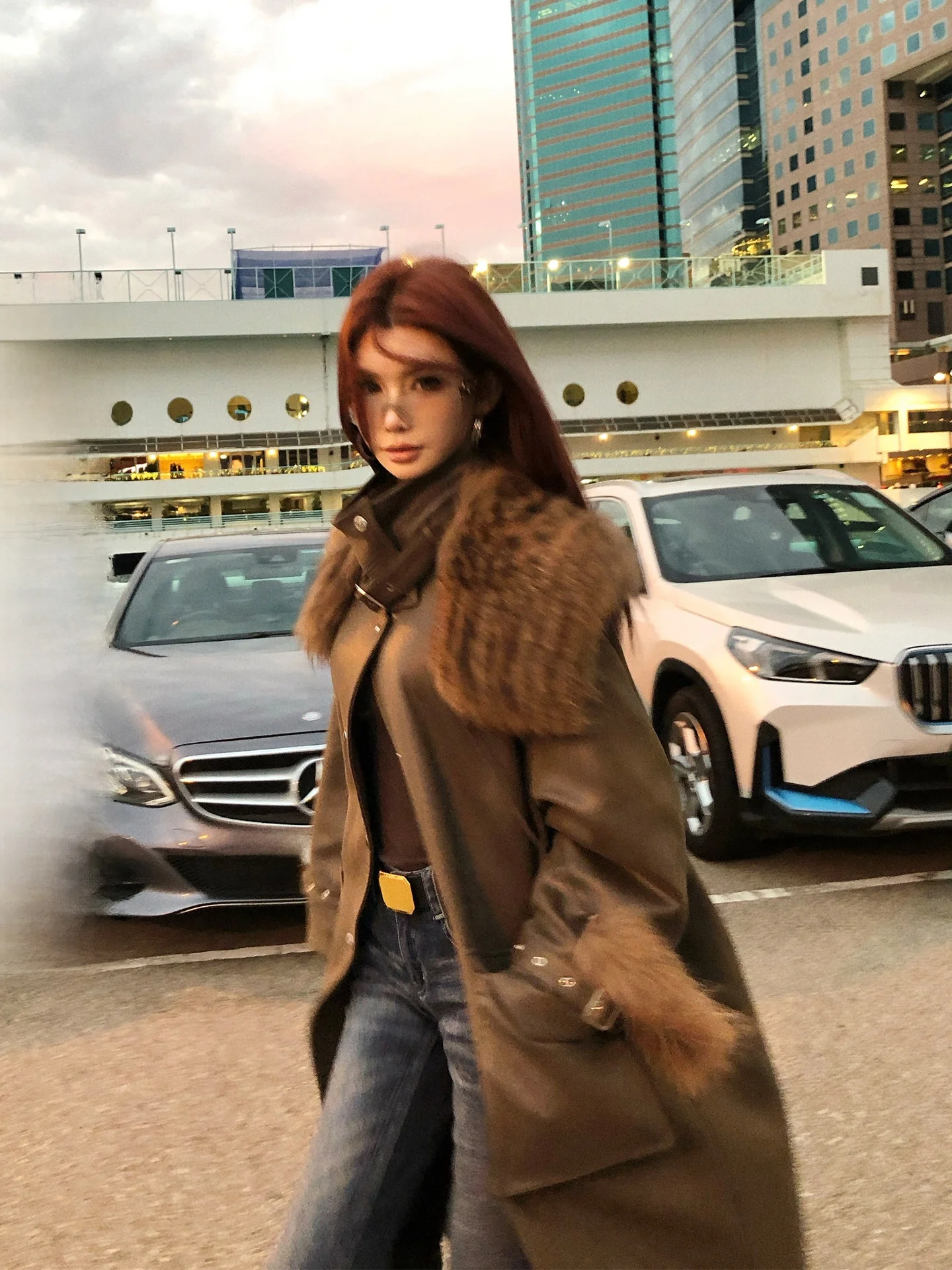 

Женская удлиненная куртка с капюшоном из гусиного пуха, осенне-зимнее теплое пальто с высоким воротником Li Wan Jun, свободный крой