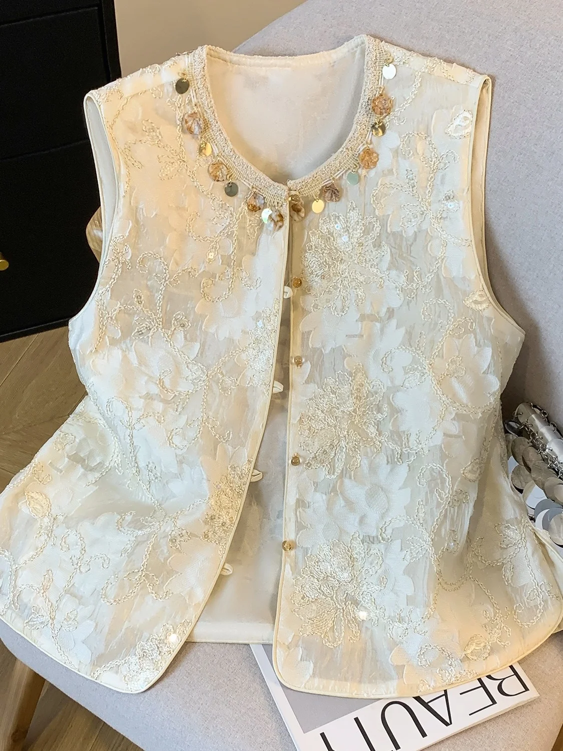 

New Chinese Style Embroidered Decorated Vest Women's Summer Fashionable Sleeveless Jacket Outerwear round Neck Top