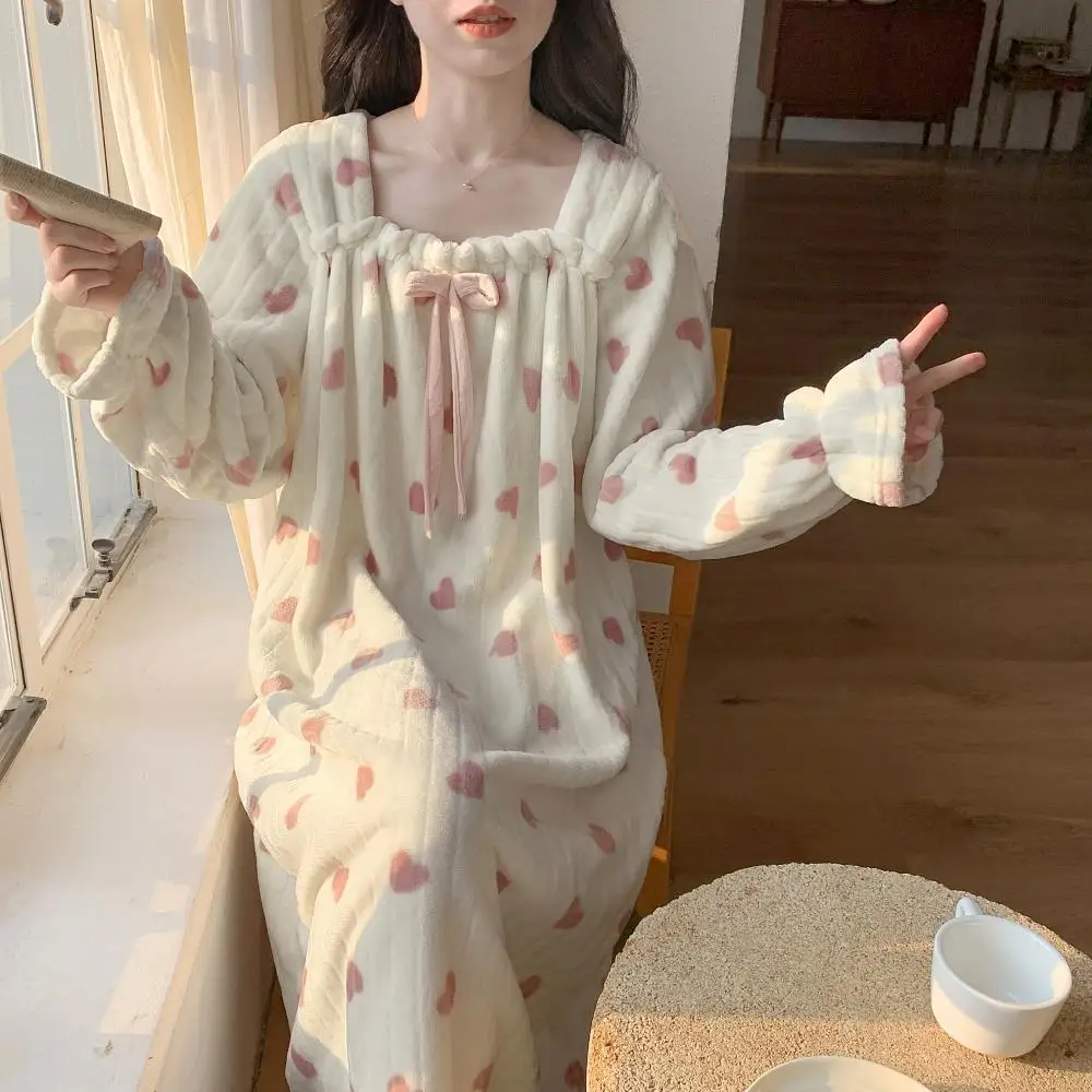 جديد المرأة الشتاء سميكة المخملية ثوب النوم طويلة الأكمام الدانتيل ملابس خاصة كلية نمط المفروشات المنزلية المرأة النوم تنورة