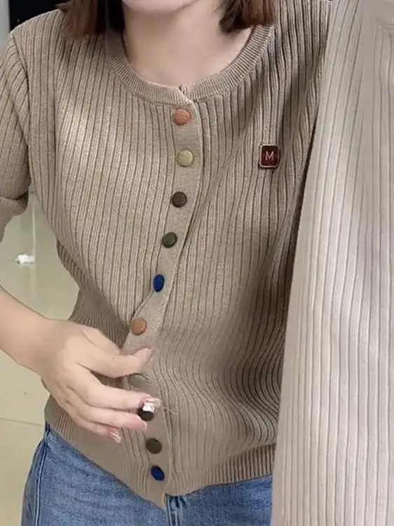 

Модный круглый вязаный свитер с одной пуговицей, женский, в корейском стиле, стройнящий, омолаживающий, для повседневной носки