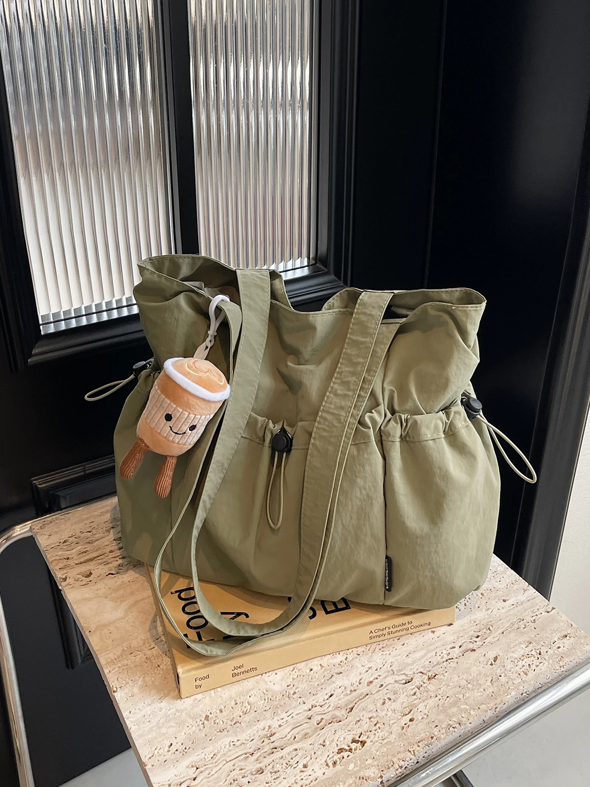 Casual Commuter Large Capacity Nylon Tote Bag Women\'s 2026 New Style College Student Class Bag Commuter Single Shoulder Bag