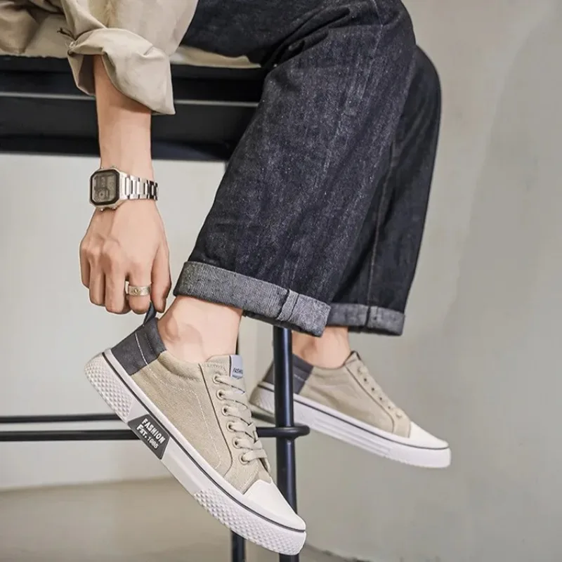 

New Man's Breathable Versatile Skateboarding Shoes Men's Soft Bottom Casual Sports Trend Fashion Canvas Shoes 39-44 Size