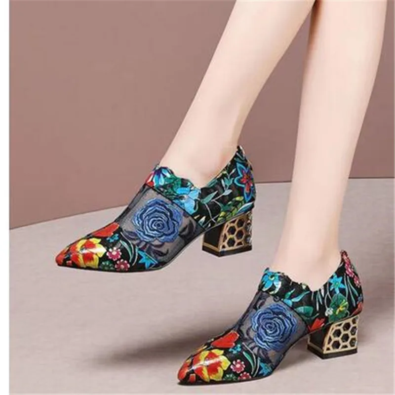 New Fashion Personality Pointed Toe Sandals Women Summer 2023 New Mid Heel Square Heel Zipper Printed Casual Ladies High Heels