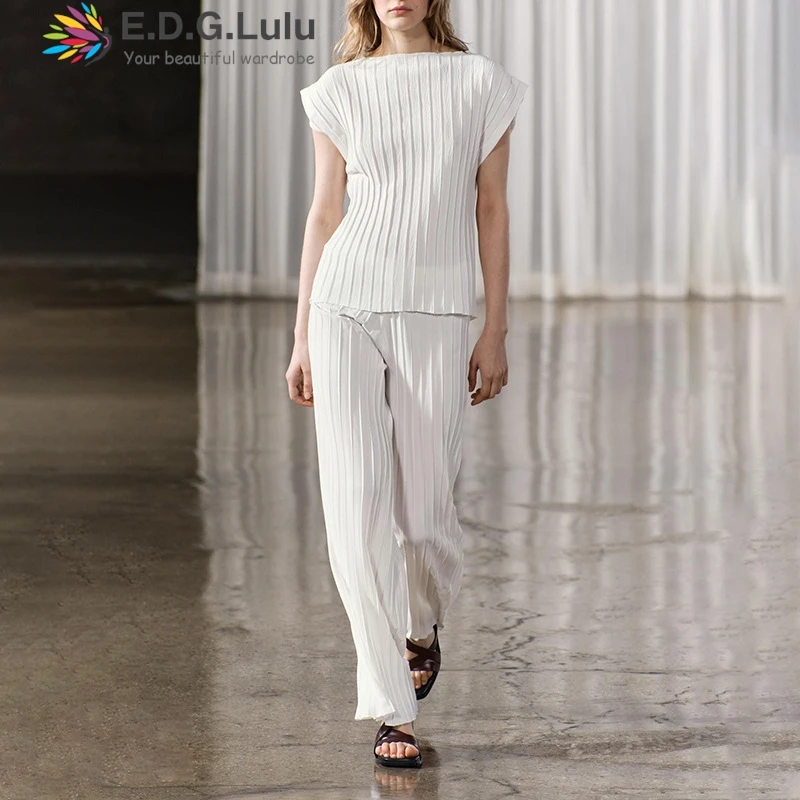 

EDGLuLu 2025 New Fashion Round Neck Short Sleeved Pleated T-Shirt Top+Solid Color Casual Pants White Black Two Piece Set 0822