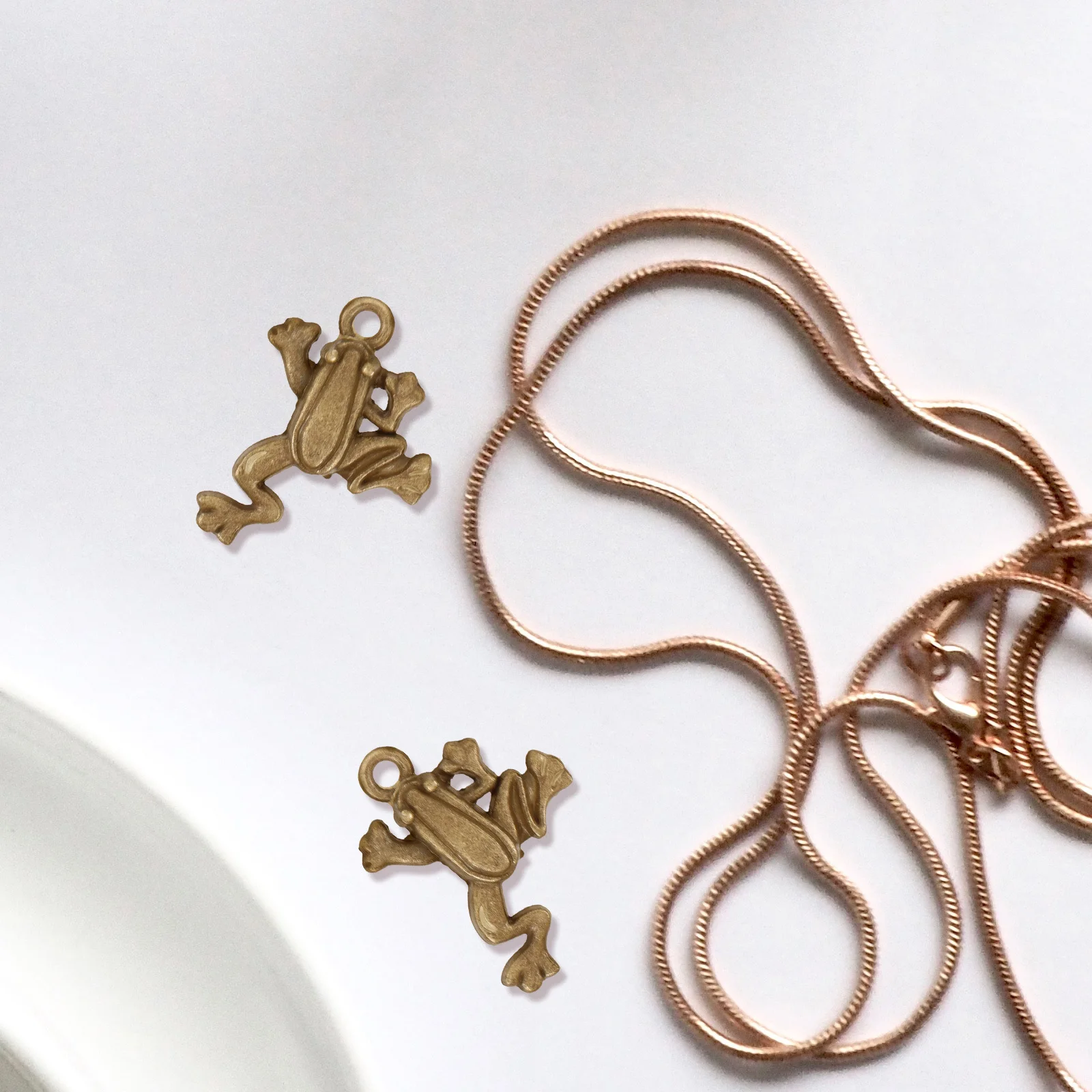 

50 шт., подвески в виде лягушки, металлические подвески в винтажном стиле для DIY, ожерелье, браслет, изготовление ювелирных изделий, подвеска в виде лягушки, ожерелье, подвески