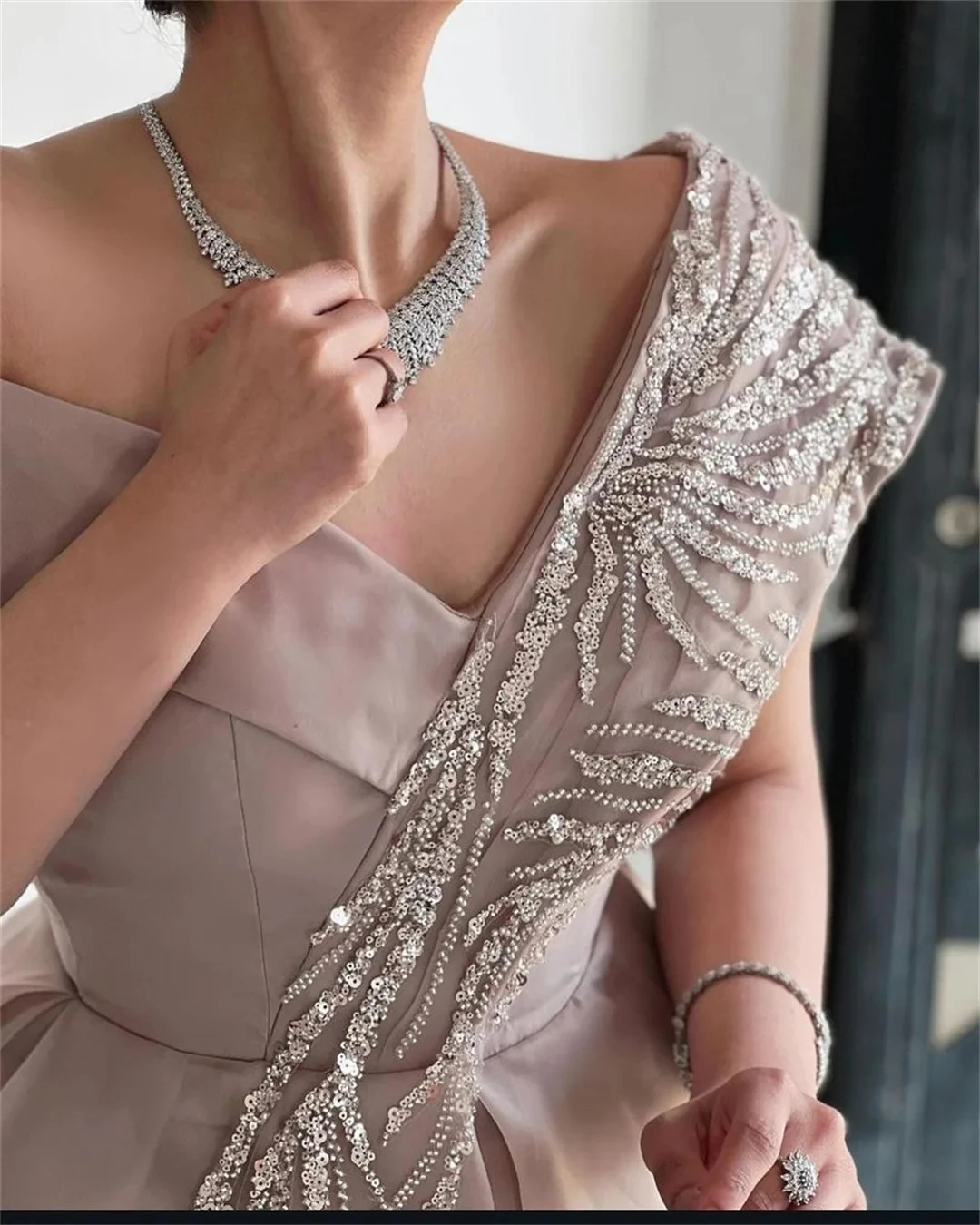 Off the Shoulder Midi Prom Dresses A-Line Organza Women Sequined Short Sleeves Customized Evening Gowns Formal Party Dress image 3