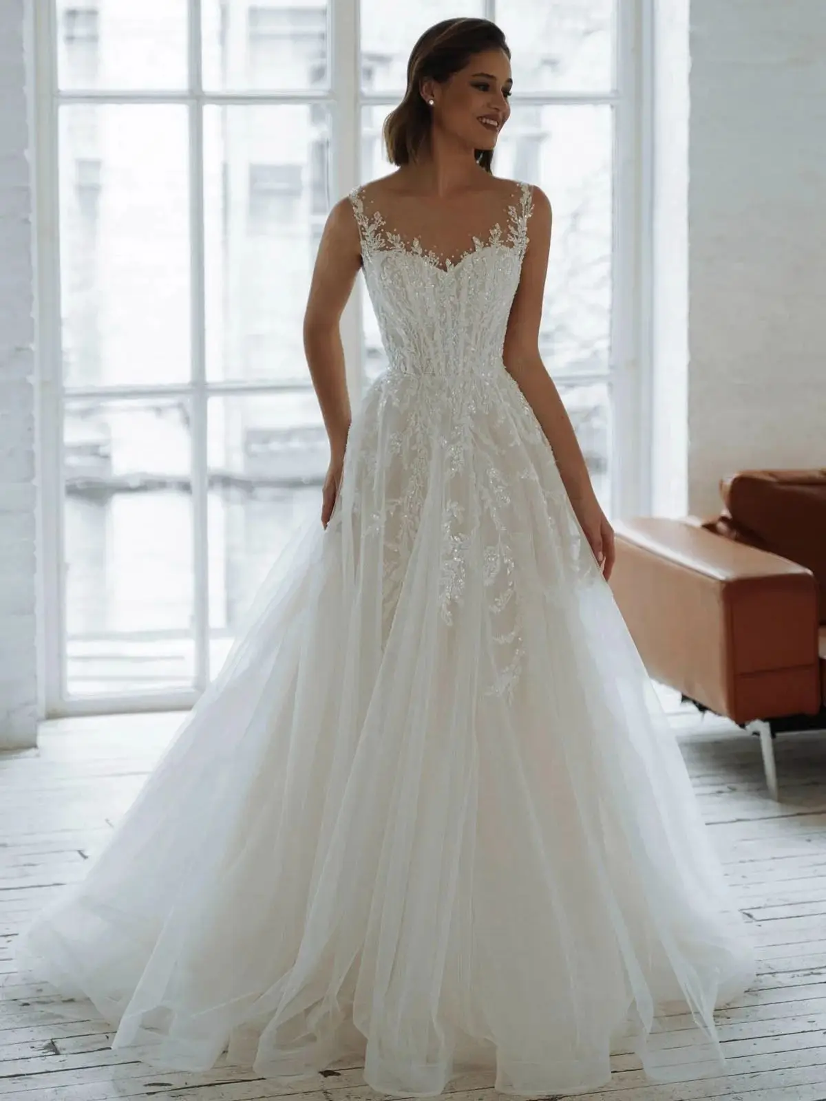 

Charming A Line Wedding Dresses Lace Appliques Sleeveless Sheer Neck Bridal Gowns Sexy Button Back Customized Vestidos De Mariee