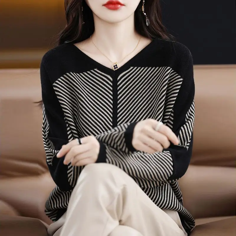 Striped Sweater Women\'s V-neck Autumn Winter New Spliced Batwing Sleeve Fashion Minimalist Casual Loose Knit Long Sleeved Top