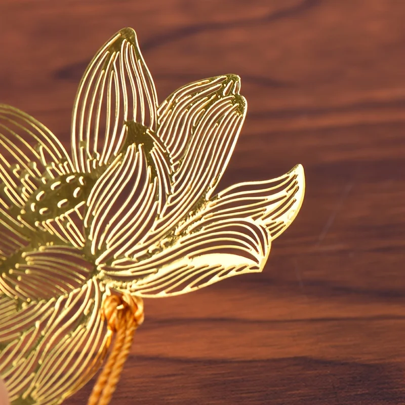 Exquisite Chinese Stationery Vintage Metal Bookmarks Random 2, Hollow Ginkgo Leaf Maple Leaf Lotus Bookmarks Gift
