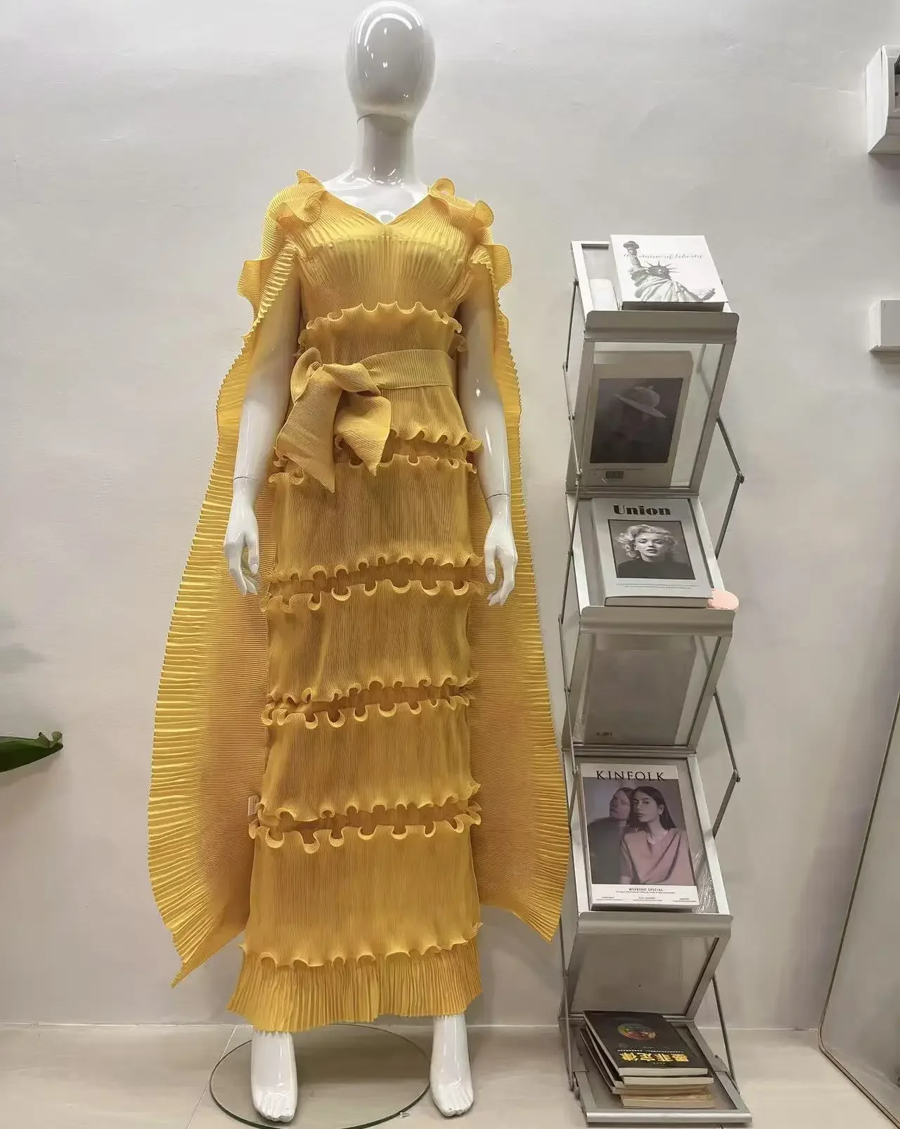 Miyake Solid Color V-neck Pleated French Three-dimensional Fungus Edge Cake Dress Women's Loose Long Dresses 2025 Spring New