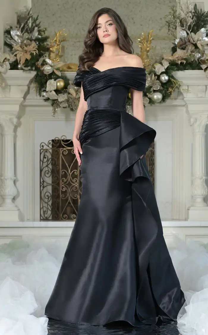 

Длинные платья трапециевидной формы с открытыми плечами в стиле ретро Charmeuse и рюшами по индивидуальному заказу. Изысканные вечерние платья.