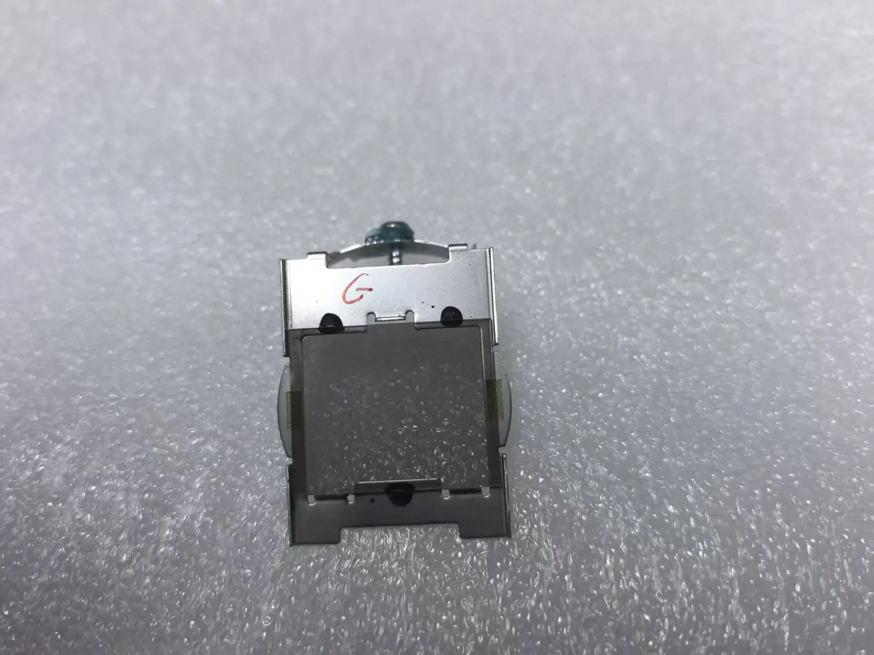 

Оригинальный новый поляризатор с покрытием для проекторов Epson CB-2165W, CB-2255U, CB-2265U, CB-5520W, CB-5530U