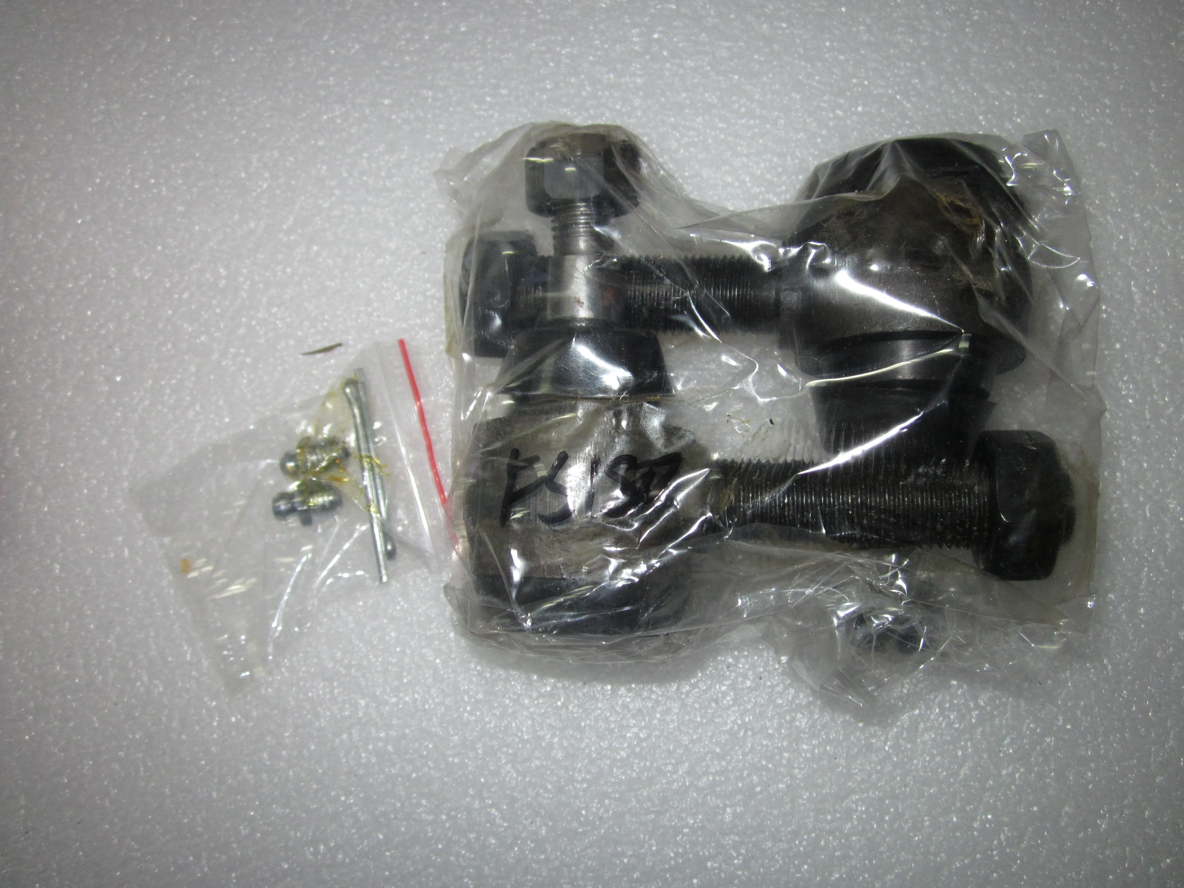 Set of steering joints set (left and right) for Fengshou FS184 / Estate FS180-3