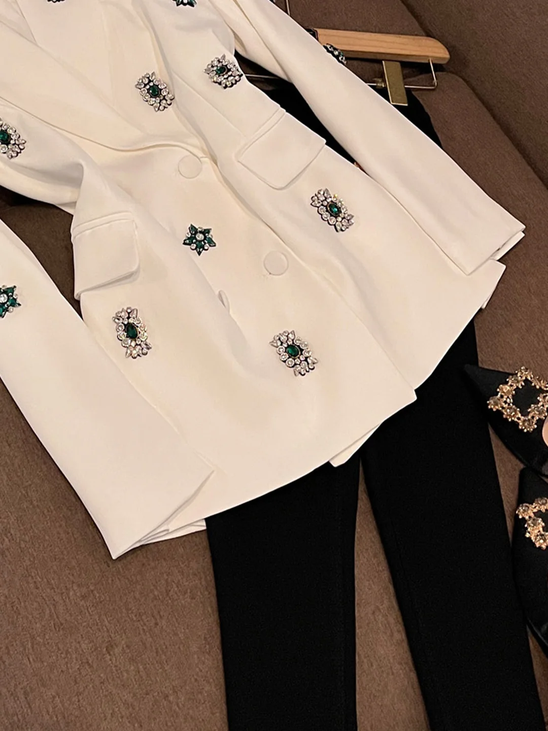 スリム効果 ダイヤモンド埋め込み パッチワーク ストレート ルーズ アウター 2025 初秋 新作 レディース スモールスーツ X76 Ele Sl...