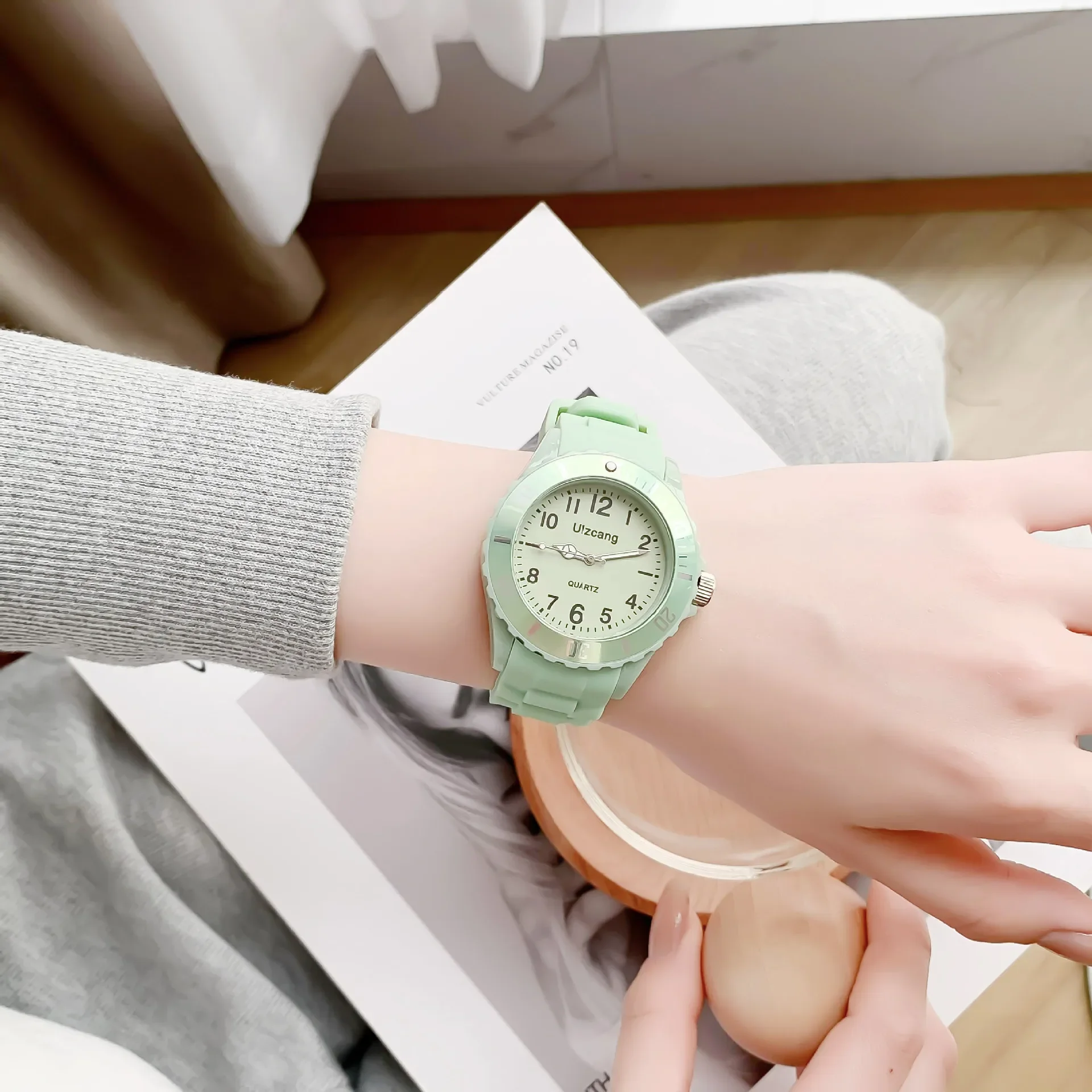 Fashion Casual Watches Silicone Lady Quartz Watch Candy Color Student Female Classic Vintage Girls Clock Student WristWatches