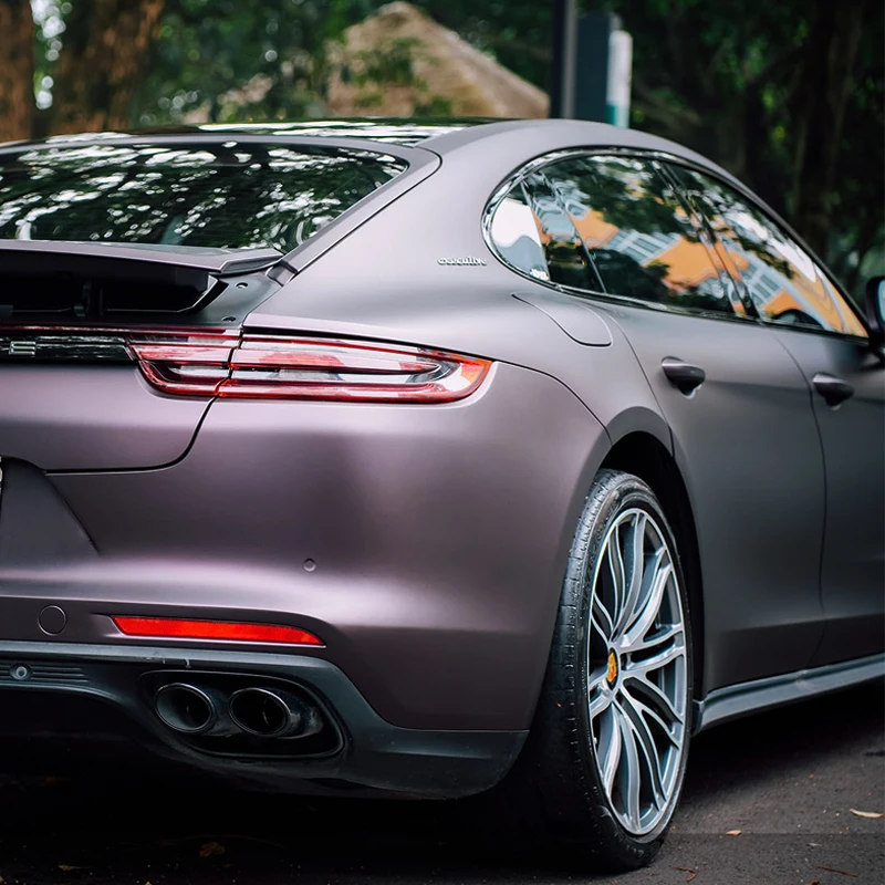 تسليم سريع، طبقة تغليف السيارة باللون الأسود والأرجواني غير اللامع، خالية من الفقاعات، تغليف السيارات للحيوانات الأليفة، غلاف طلاء الجسم من الفينيل