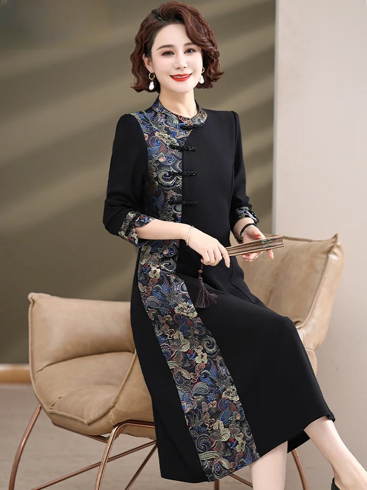 jupe-longue-traditionnelle-chinoise-elegante-pour-femmes-d'age-moyen-en-fibre-de-polyester-avec-details-boutonnes