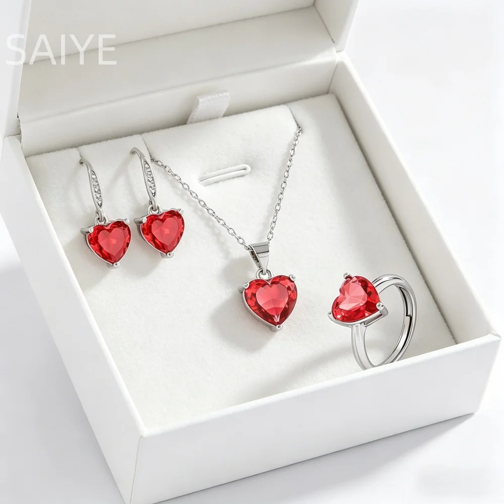 925 Silber Zierliches Herzförmiges Rotes Zirkonia Anhänger Halskette Ohrringe Offener Ring 3-teiliges Damen Mode Schmuck Geschenkset