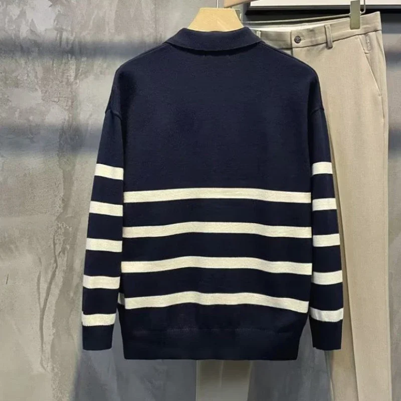 เสื้อผ้าผู้ชาย Collared ถักเสื้อกันหนาวชายญี่ปุ่น Harajuku แฟชั่น Beige ลาย Pullovers Y2k Vintage Cotton Designer Luxury X