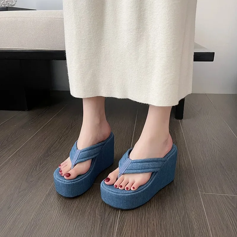 Blue denim wedge heel flip flops for summer 2024 internet famous vacation beach sponge cake thick soled high heel slippers