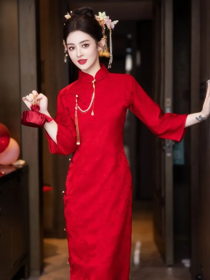

Красный китайский длинный свадебный Ципао, традиционный костюм новой невесты, винтажный костюм с низким разрезом, повседневная одежда из полиэфирного волокна
