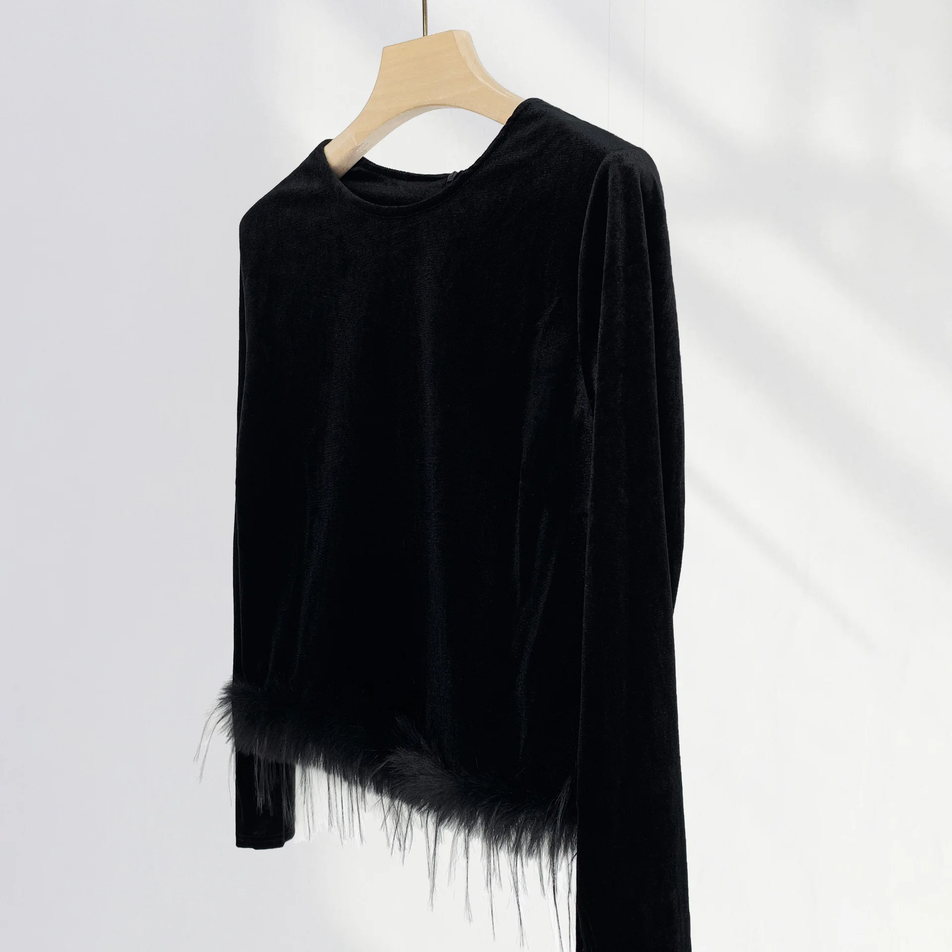 Feather Decorative Top Spring Black Pleuche Long Sleeved T-shirt