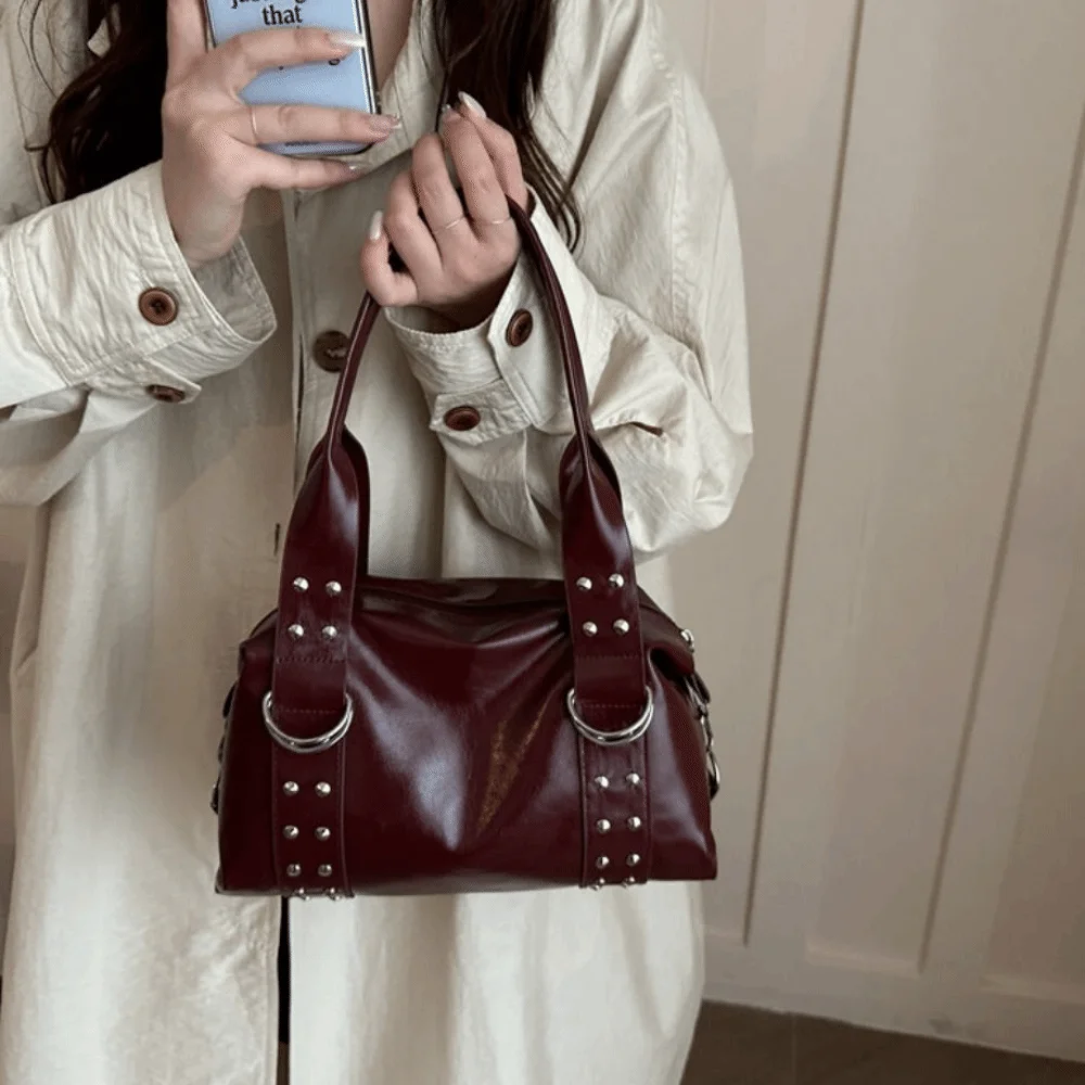 New PU Leather Women's Shoulder Bag Large Capacity Y2K Fashion Rivet Handbag Motorcycle Bag Women Daily Outfits