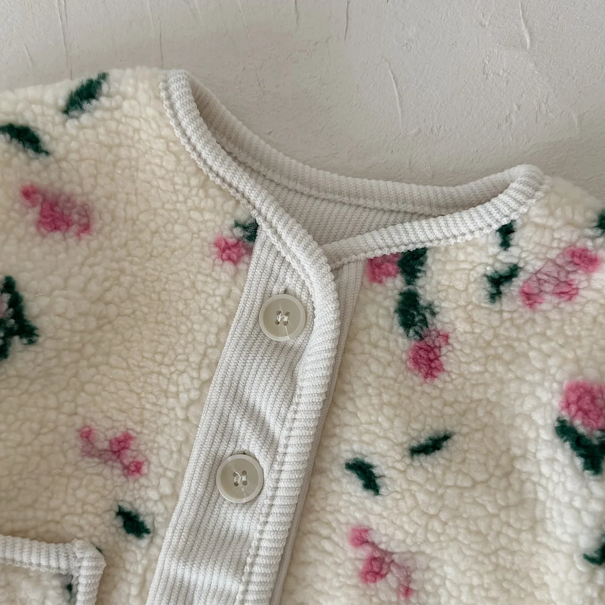 Sherpa-Fleecejacke für Kleinkinder, Mädchen, Herbst/Winter, kleine, rosa Strickjacke mit Blumenmuster, warme Baby-Oberbekleidung mit Taschen. – Detail 5