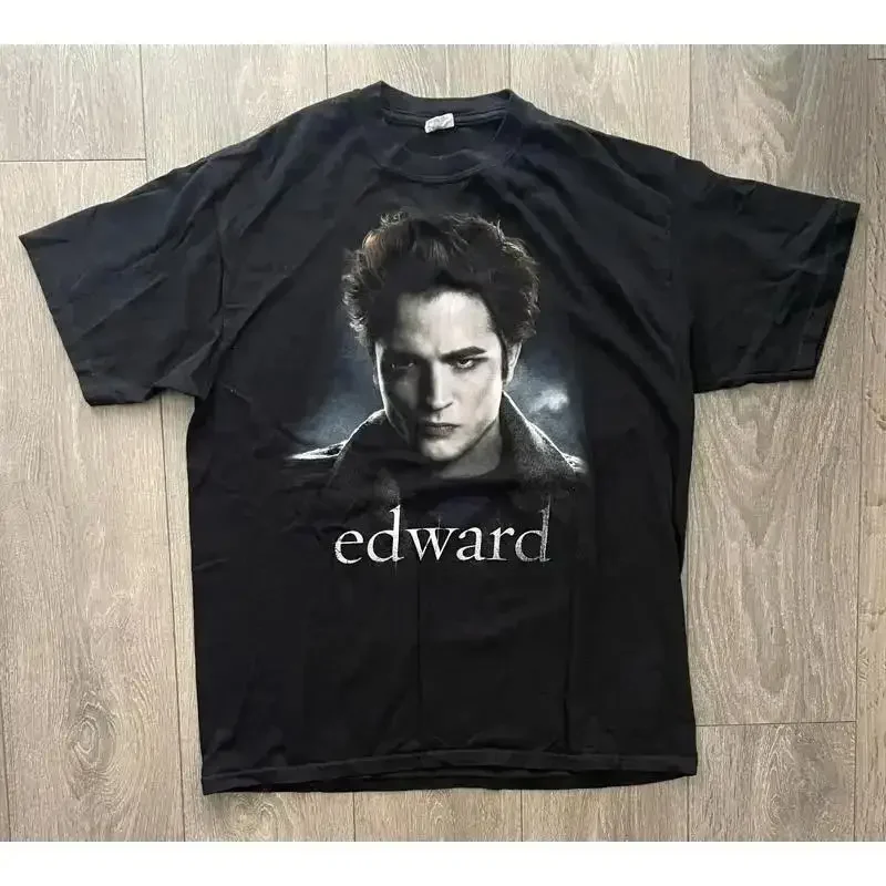 The Twilight Saga New Moon Movie Promo Edward Cullen Men's TShirt Size L