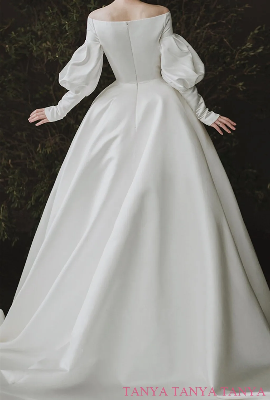 Elegant Ball Gown Wedding Dresses V-Neck With Bow Decoration Off The Shoulder Long Puff Sleeves Vestidos De Noiva SWD989