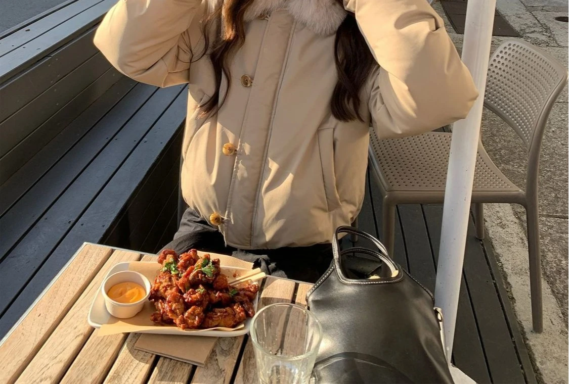 معطف مبطن مزين بالفرو الحلو 2025 شتاء جديد وصول سترة نسائية قصيرة دافئة غير رسمية متعددة الاستخدامات #3