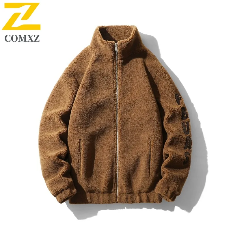 سترة شتوية للرجال من COMXZ بتصميم سميك لرحلة التزلج ميزة دافئة لمغامرة الثلج سترة من صوف الضأن 2025 معطف مبطن بتصميم مقاس كبير