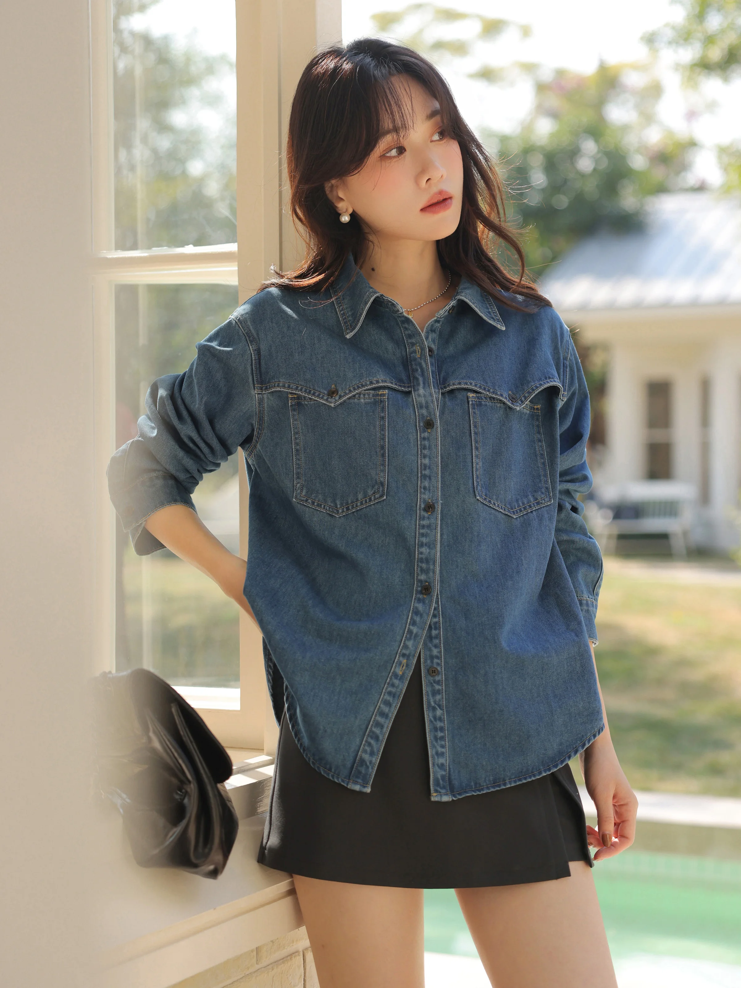 Vintage Denim Shirt Loose Casual Jacket Women Fashion Retro Blouse with Drop Shoulder Design for Spring Layering and Commuting
