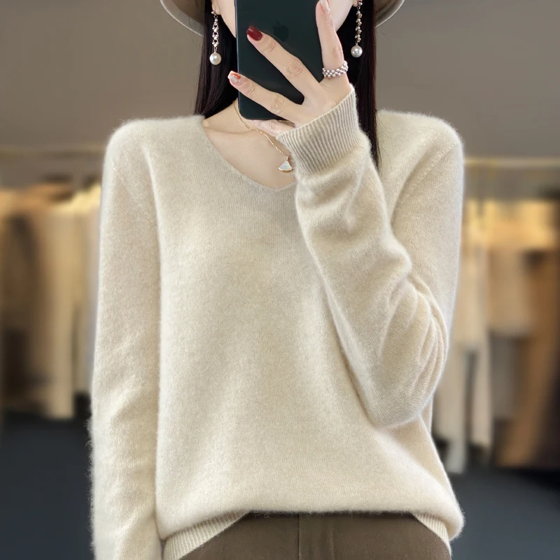 Autumn and winter women\'s 100% Australian wool V-neck sweater, loose solid color knitted women\'s long sleeved pullover, hot sell