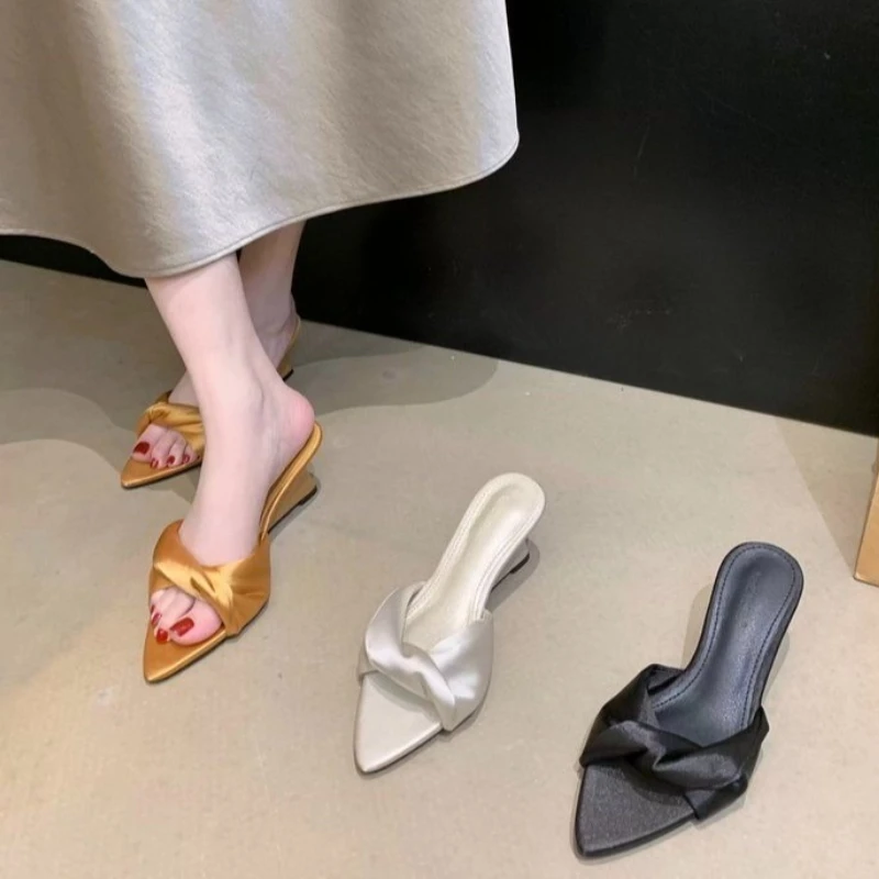 

Женские туфли-мюли с острым носком на среднем каблуке, дизайнерские элегантные туфли-лодочки, летние сандалии 2026 года, модные шлепанцы для женщин