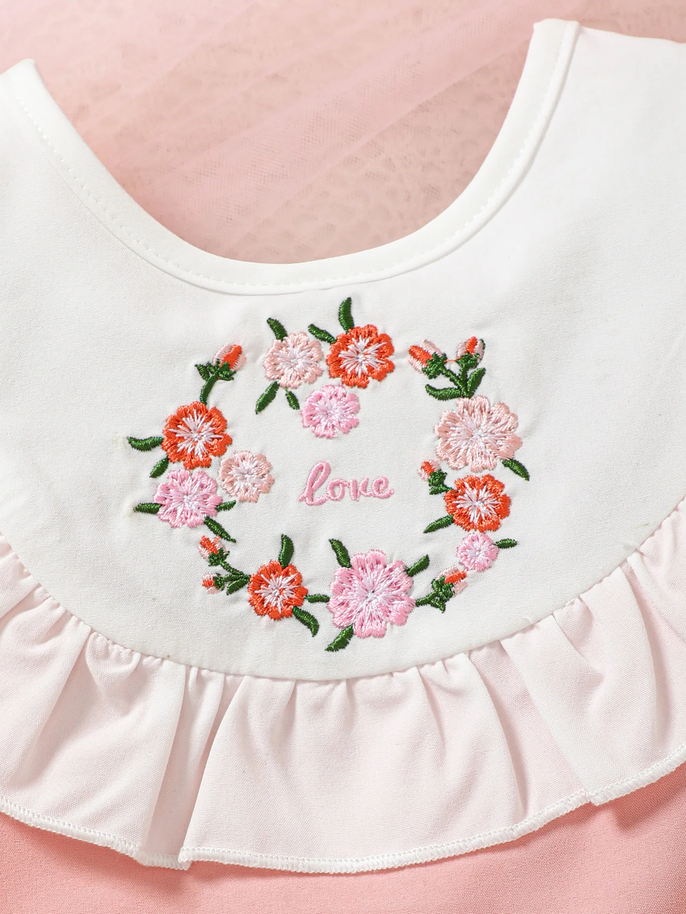 Newborn Cute Baby Girl Lace Embroidered Sleeveless Bodysuit 0-1 Year Old Baby Girl Summer Bodysuit Suitable for Daily Baby Wear