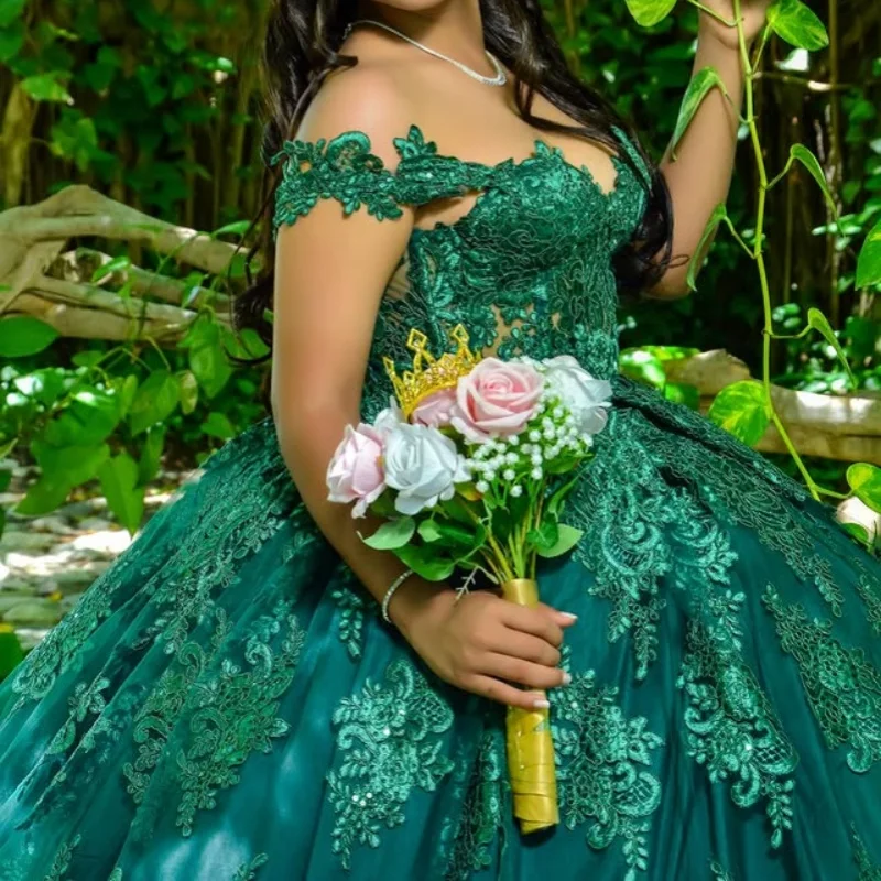 

Блестящее темно-зеленое платье Quinceanera с открытыми плечами, кружевное платье с кристаллами и блестящими цветами, платья de 15, Quinceanera ﻿ Индивидуальный